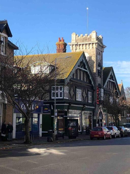 Trendy 3 Bedroom Home Close To Margate Beaches Bars Resturants 2 Night Min Stay Westgate-on-Sea Exterior photo